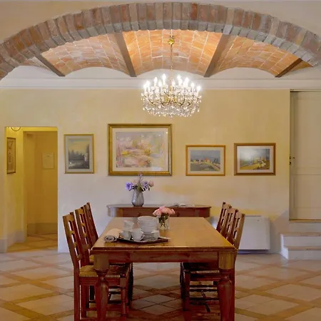Ilenia Apartament *